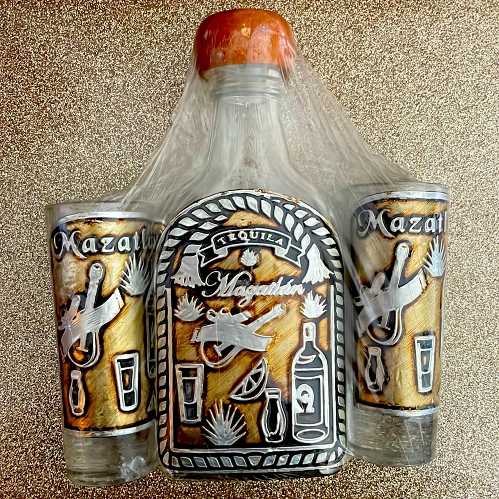 Tequila Empty bottle and shotglass Souvenir set